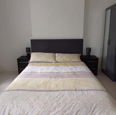 Studio Flat with its own kitchen and bathroom