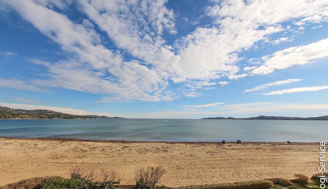 Studio flat with mezzanine on the beach