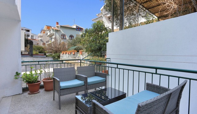 Studio flat with terrace Makarska (AS-13222-a)