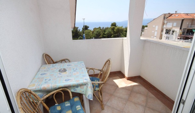 Studio flat with terrace and sea view Makarska (AS-6693-a)
