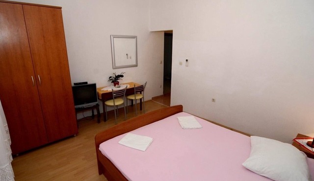 Studio flat with terrace and sea view Makarska (AS-12211-b)