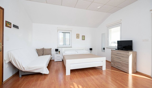 Studio flat with terrace and sea view Sukošan, Zadar (AS-6131-b)