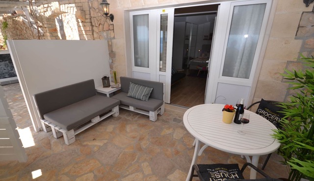 Studio flat with terrace and sea view Murvica, Brač (AS-20190-a)
