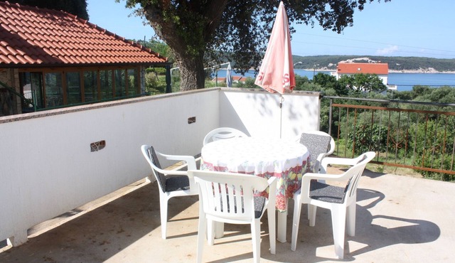 Studio flat with terrace and sea view Supetarska Draga - Gonar, Rab (AS-5016-a)