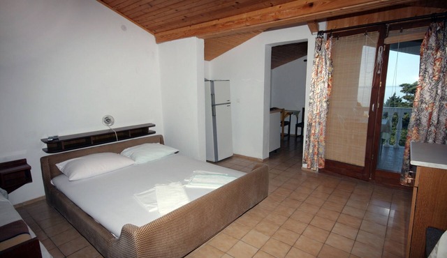 Studio flat with terrace and sea view Suha Punta, Rab (AS-5050-b)