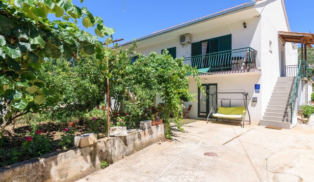 Studio flat with terrace Marina, Trogir (AS-14258-a)
