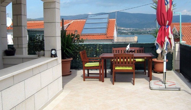 Studio flat with terrace and sea view Mastrinka, Čiovo (AS-4649-a)