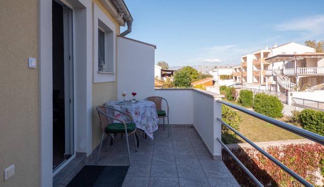 Studio flat with terrace Nin, Zadar (AS-5838-b)
