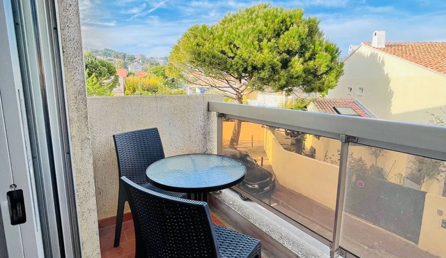Studio Fonctionnel Avec Balcon en Quelques pas de la Plage et Tout Commodité