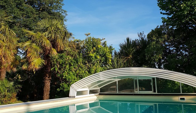 studio for 2 adults and 1 child with heated swimming pool, secure, parking