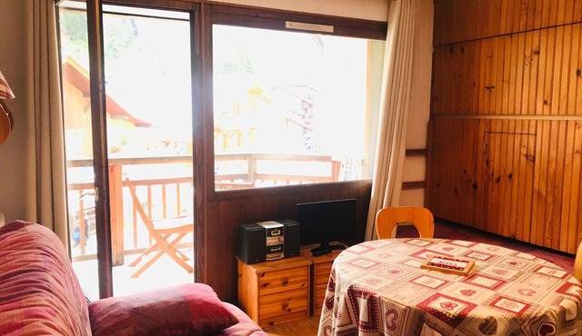 Studio for 2 close to Samoëns center
