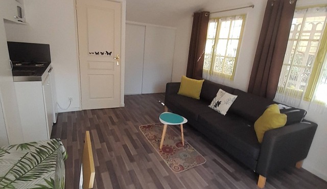 Studio for 2 people in the quiet Valescure district in Saint-Raphaël