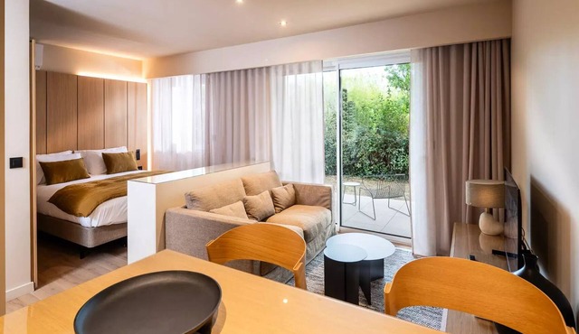Studio for 2 People with a Garden View