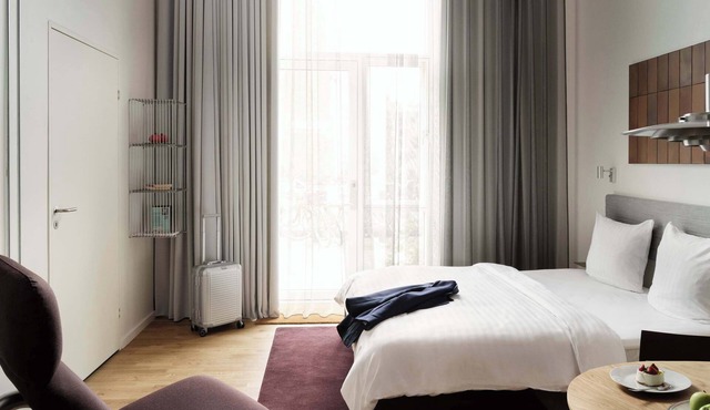 Studio for 2 with High Ceilings