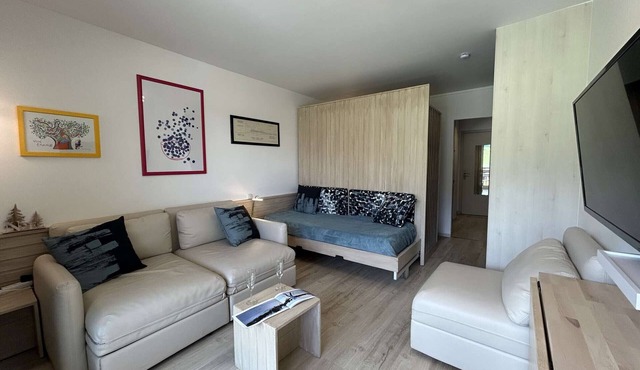 Studio for 4, near chairlift, parking