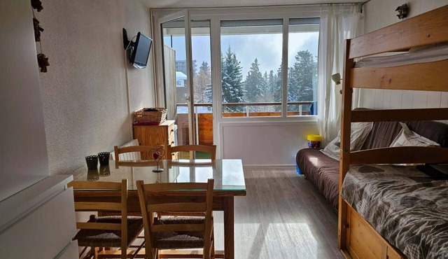 Studio for 4 near slopes, south-facing balcony