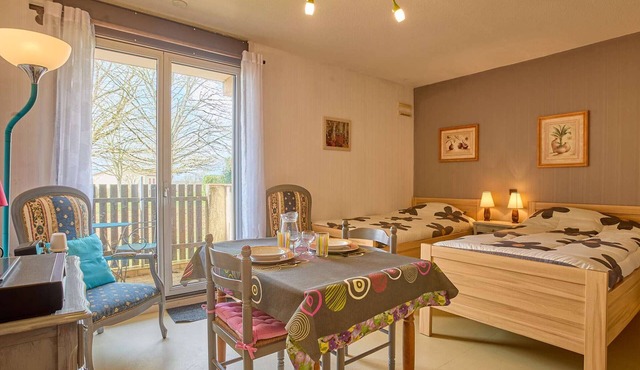 Studio for 2 near Lake Uby, pets allowed, parking, wifi