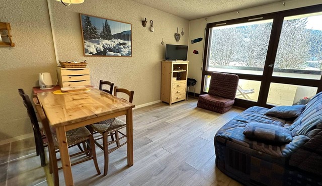 Studio for 4 pers at slopes' foot with south-facing balcony, parking