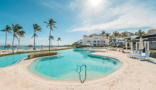 Studio for two w/ocean view at Punta Palmera GC5