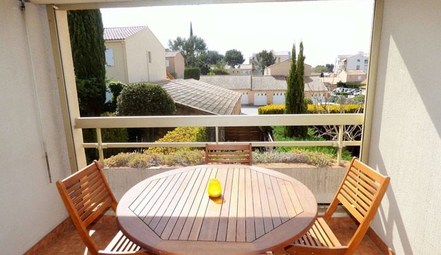 Studio four beds, luminous, balcony.