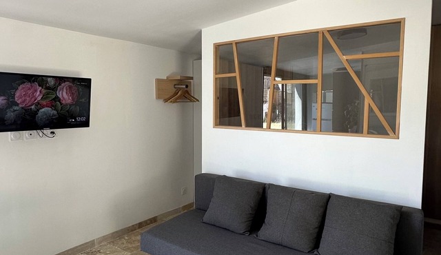 Studio in the South of France, 5 minutes from Uzès in Saint Quentin la Poterie