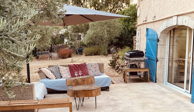 Studio 24 m2 au Coeur de Provence, Avec Terrasse Privative et Accès à la Piscine