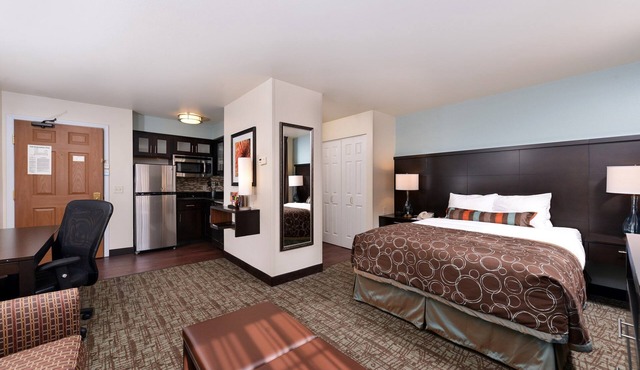 Studio | Free Breakfast + Indoor Pool + Hot Tub