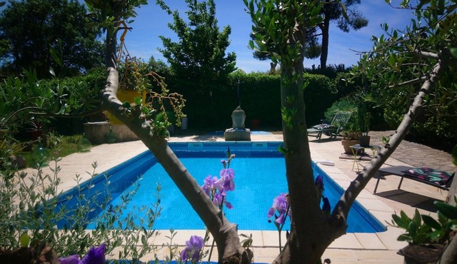 STUDIO FULL OF CHARM AND BRIGHT "BETWEEN EARTH AND SEA" SWIMMING POOL, GARDEN SPORTED.