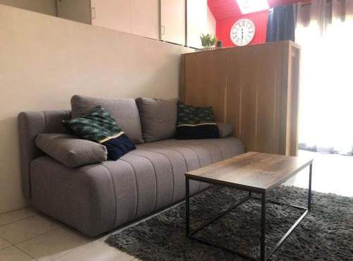 Studio gare et commerces sur place