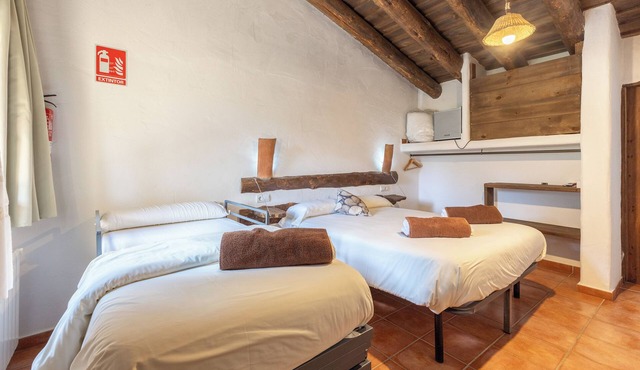 Studio 'Gato' with Mountain View and Private Garden