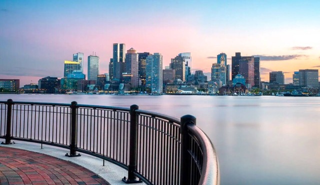 Studio Getaway - Located minutes from the waterfront, the subway, & the airport