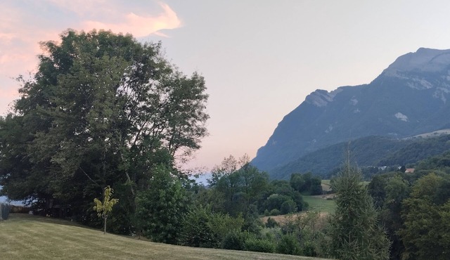 Studio gîte on one level with terrace and pergola
