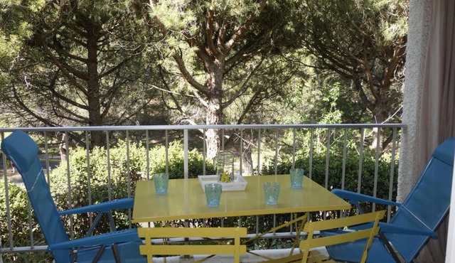 Studio Hauts de la Madrague-11 by Interhome