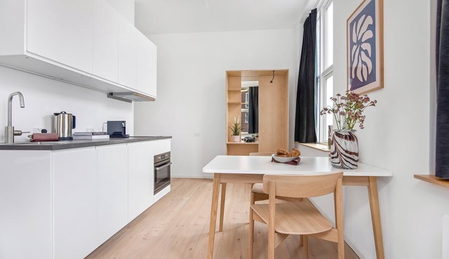 Studio Hotel Apartment | Private Bathroom & Private kitchen