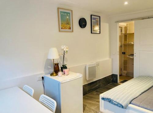 Studio house near paris