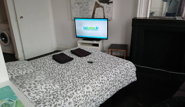 Studio Hypercentre closed to stations and metro