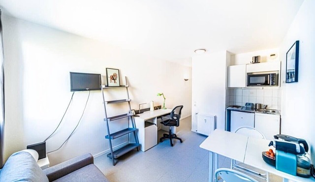 Studio – Ideal for professionals or students – Lyon Vaise