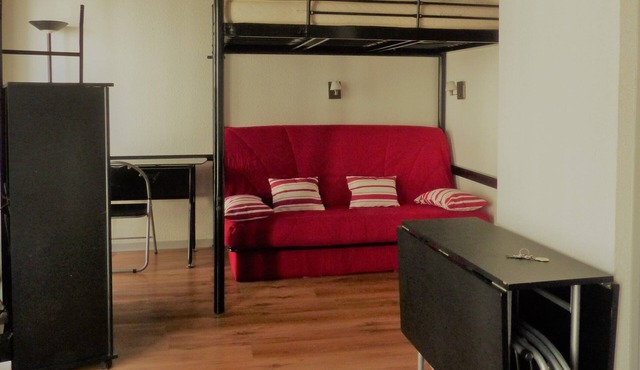 Studio ideally located 2 steps from the old port, in the heart of the historic center