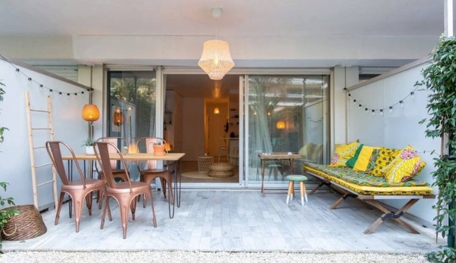 Studio in a green setting