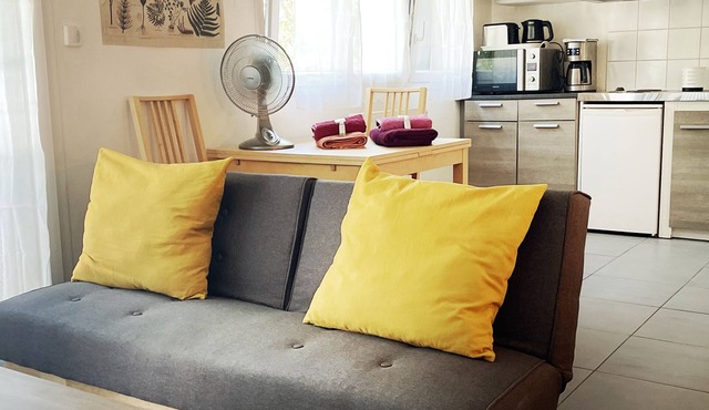 Studio in Annecy with private parking. Explore the region and visit the town!