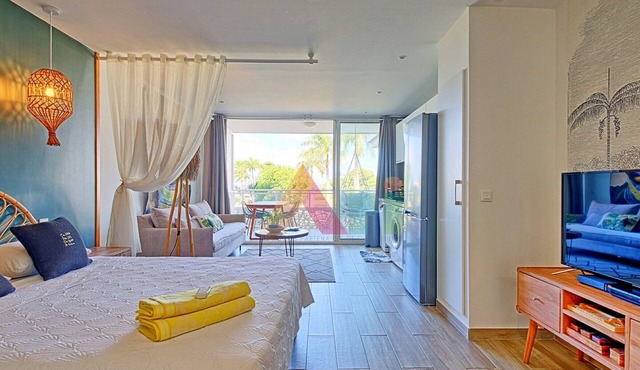 Studio in Anse Marcel, beach, air conditioning, parking