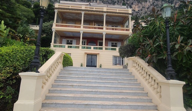 Studio in belle époque villa in the golden triangle