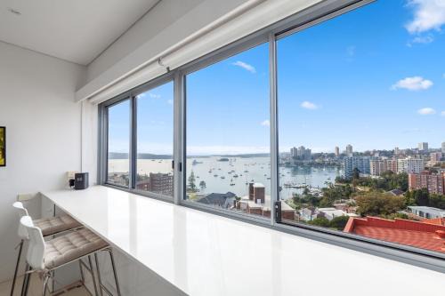 Studio in Elizabeth Bay with City Views