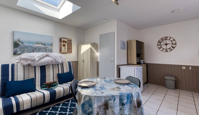 Studio in Bourcefranc-le-Chapus – Ideal Getaway for Two, Wi-Fi, Remote Work Space, Near Île d’Oléron