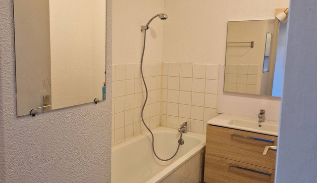 Studio in front of Dole train station 39100