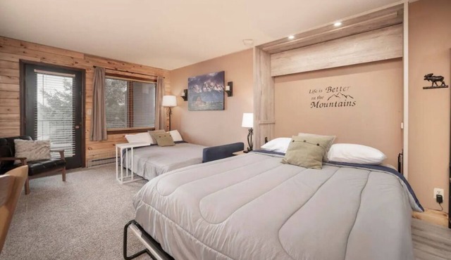 Studio in Granby. Near Grand Lake & Rocky Mtn National Park. Pool & HotTubs 213