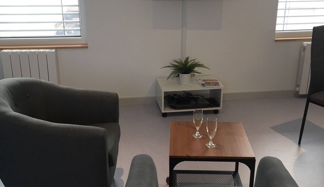 Studio in new building ideal for travelling executive