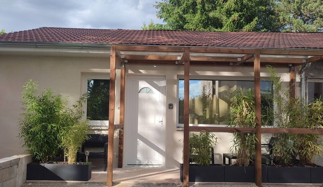 Studio in new private property with terrace in good location