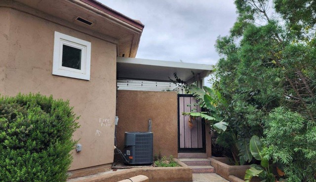 Studio in North County - The City in the Country
