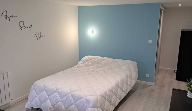 Studio in private residence. Close to town center. Parking nearby